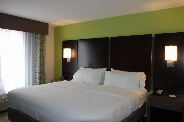 Holiday Inn Express & Suites Sweetwater image 6